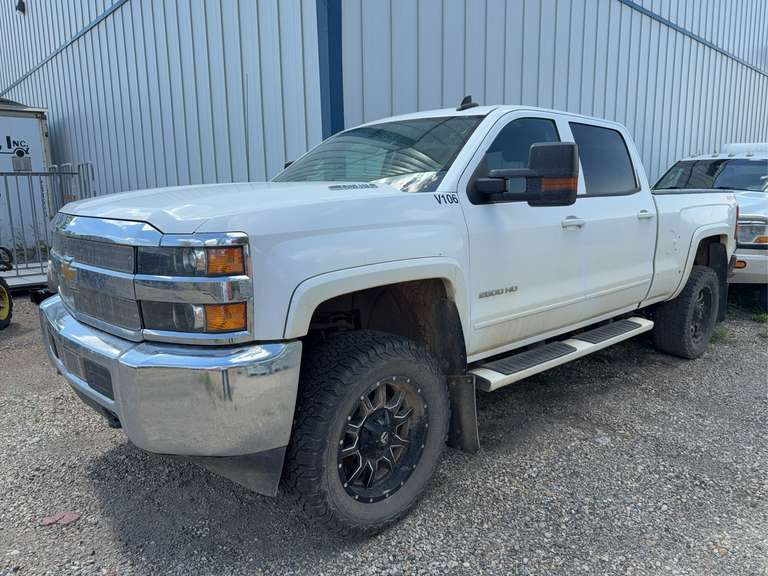 2016 Chevrolet Silverado 2500 HD LT 4X4 Pickup Truck, Duramax Diesel, 306,274km Showing, VIN: 1GC1KVE82GF278576