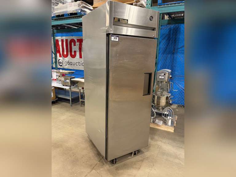 TRUE TG1R-1S 29" SINGLE SOLID DOOR STAINLESS COOLER