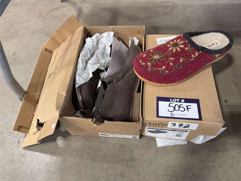 Lot of (1) Pair of TAOS Woolderness Slippers, Women’s Size 10-10.5 and (1) Pair of Hush Puppies Mazi