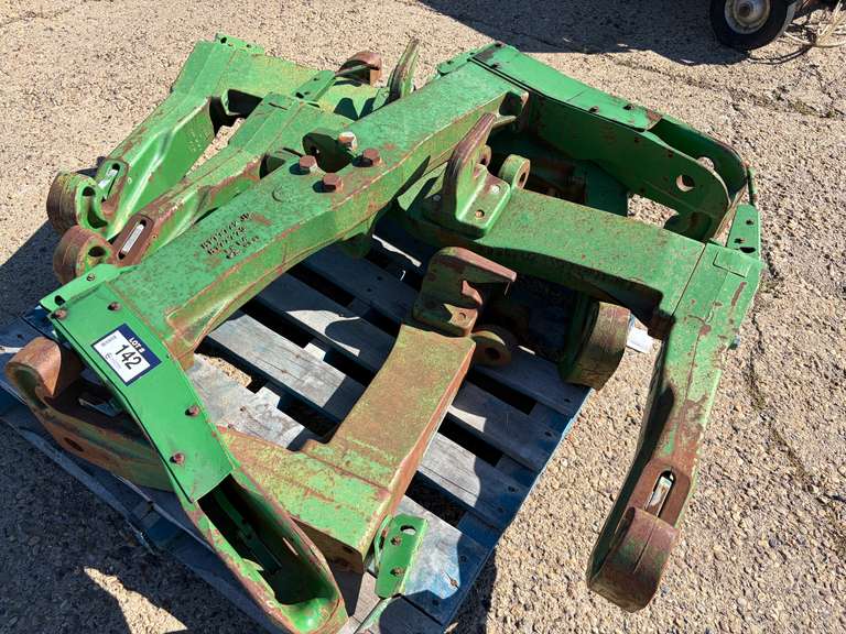LOT OF (3) JOHN DEERE CATEGORY 3 THREE-POINT QUICK HITCHES