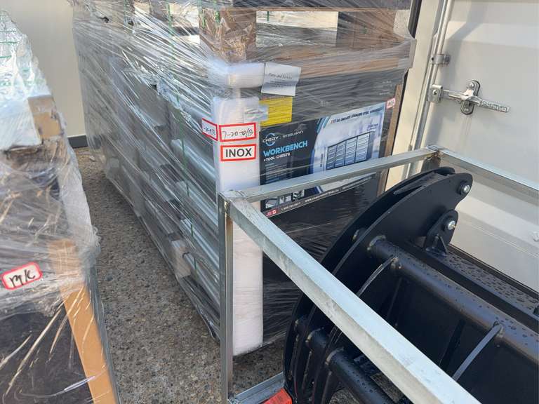 CHERY Steelman 7’ 20-Drawer Stainless Steel Workbench