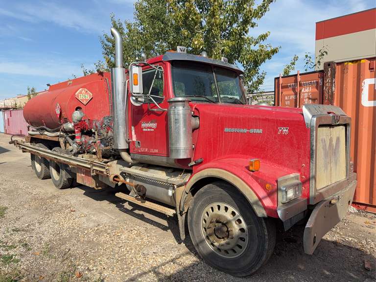 2001 Western Star 4900 T/A Pressure Truck, 129,855km Showing, VIN#: 2WLPCDPH51K971016