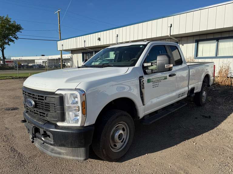 2024 Ford F350 4X4 Crew Cab Pickup Truck, 39,971km Showing, VIN#: 1FT8X3BA5REF21530
