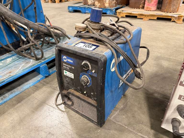 Miller Millermatic 140 Auto-Set 120V Wire Welder w/ Regulator, Leads, etc.