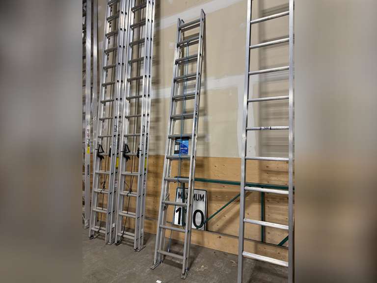 Werner 24’ Aluminum Extension Ladder