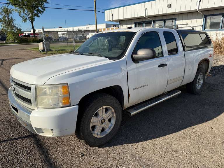 2011 Chevrolet Silverado Pickup Truck w/ Canopy, 332,078km Showing, VIN#: 1GCNCPEX6BZ228949