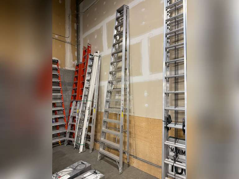 Louisville 16’ Aluminum Step Ladder