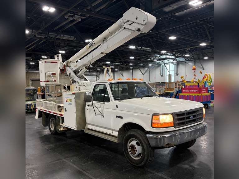 1992 FORD F-SUPER DUTY ALTEC BUCKET TRUCK, VIN#: 2FDLF47G6NCA64528