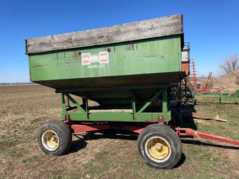 Huskee 250 Gravity wagon