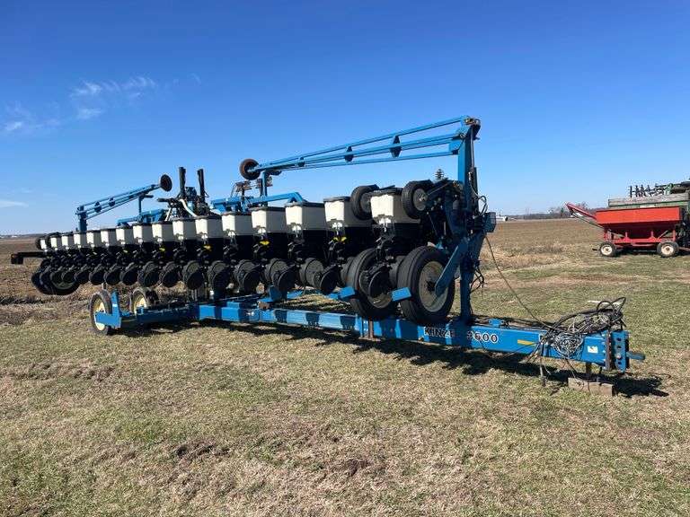 Kinze 3600 Planter