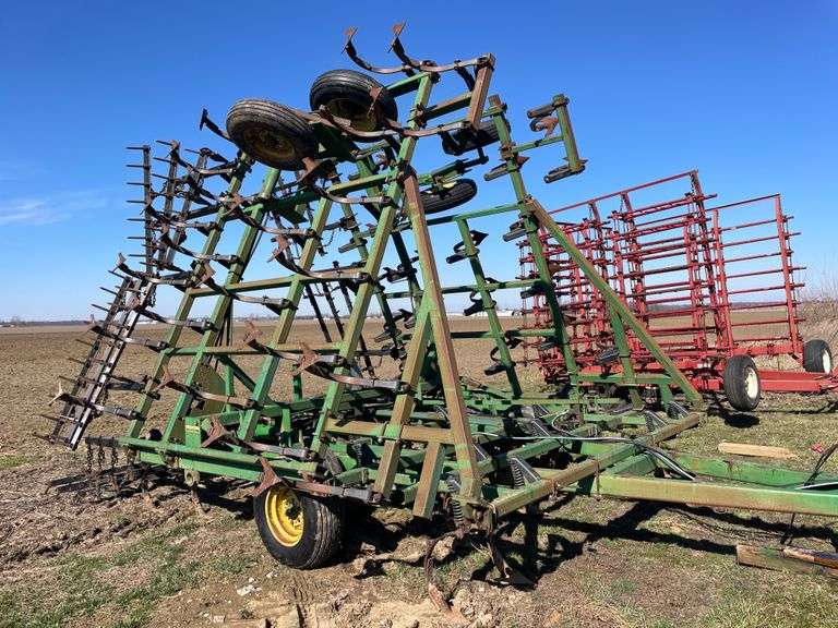 John Deere 960 32Ft Cultivator