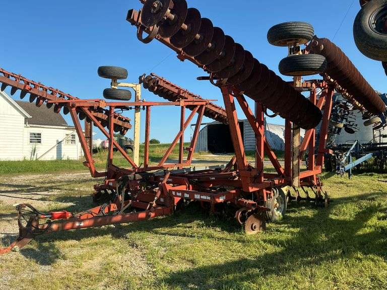 Krause 2196WR field cultivator.