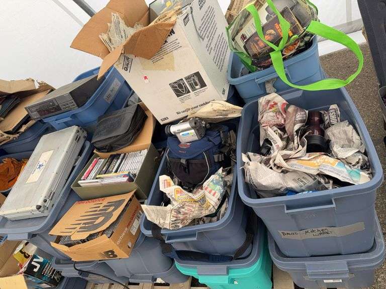 Pallet of Assorted Household Items