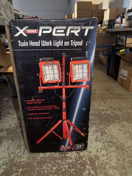 Twin Head Work Light on Tripod (unboxed)