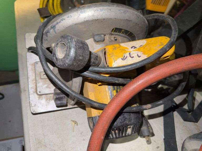 Corded Dewalt Circular Saw
