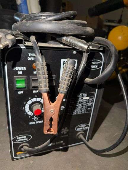 Power Fist MIG-136 Welder