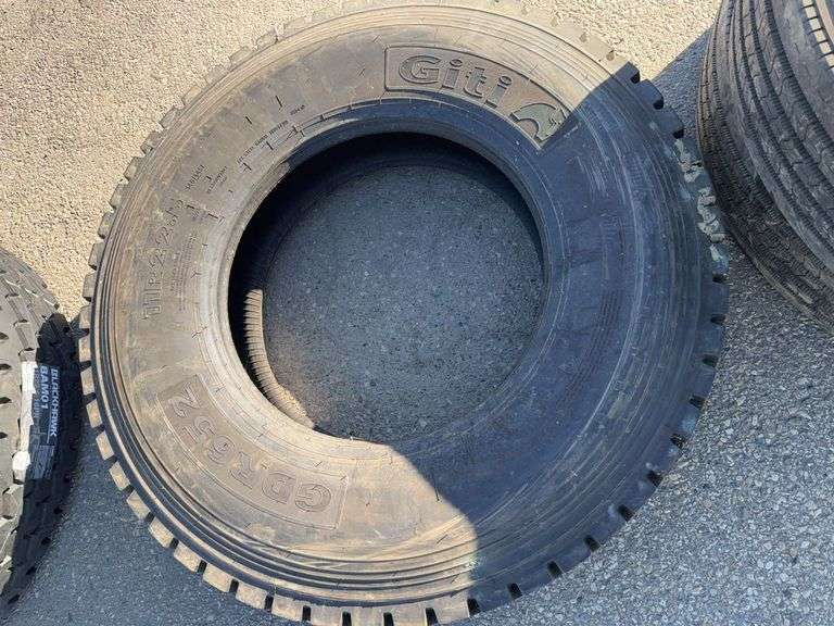 Giti Tire 11R22.5 (Unused)