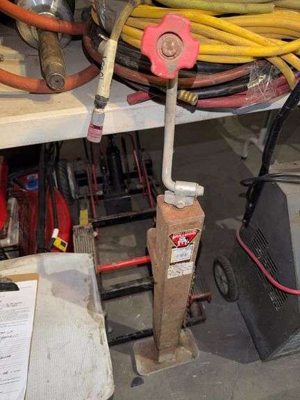 Bulldog Brand Hydraulic Bottle Jack