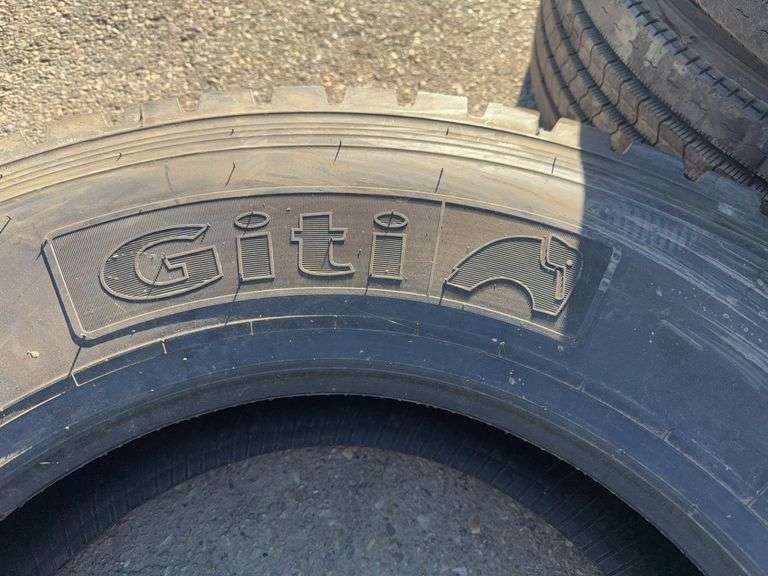 Giti Tire 11R22.5 (Unused)