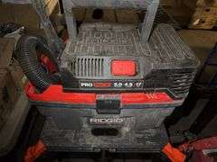 RIDGID 4.5-gallon ProPack Wet/Dry Shop Vacuum and Portable Work Bench