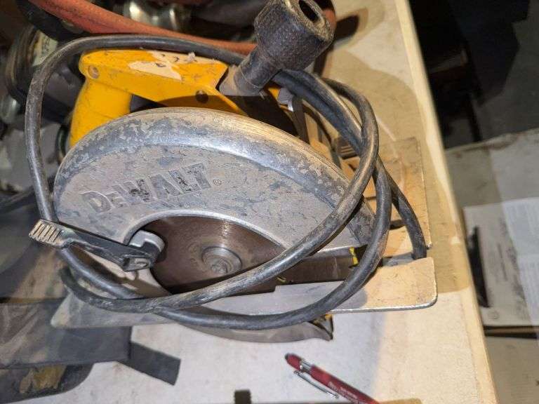 Corded Dewalt Circular Saw