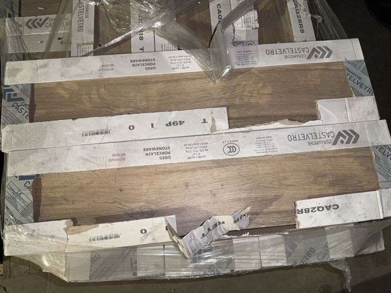 Pallet of  Ceramic Floor Tile (Hardwood Finish Look)