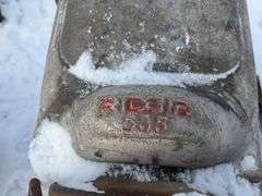 Ridgid 535 Pipe Threading Machine on Stand