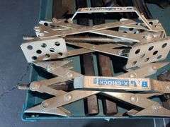 Bottle Jack and Levelling Jacks