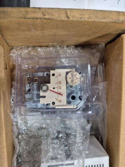Electrical Outlets & Retroline TH192 Pneumatic Room Thermostat
