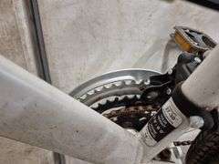 Multiple Speed Bike with CF Front Suspension (CCM Nevada 26FS Comfort)