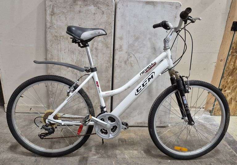 Multiple Speed Bike with CF Front Suspension (CCM Nevada 26FS Comfort)