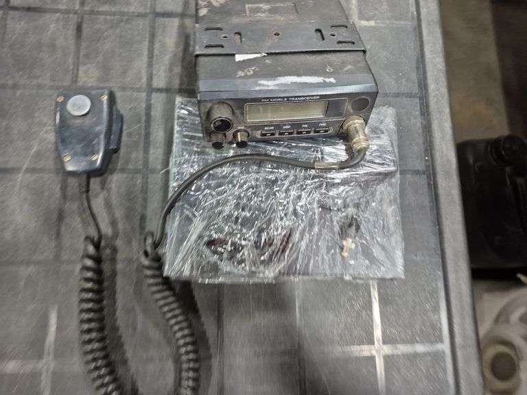 FM Mobile Transceiver Radio