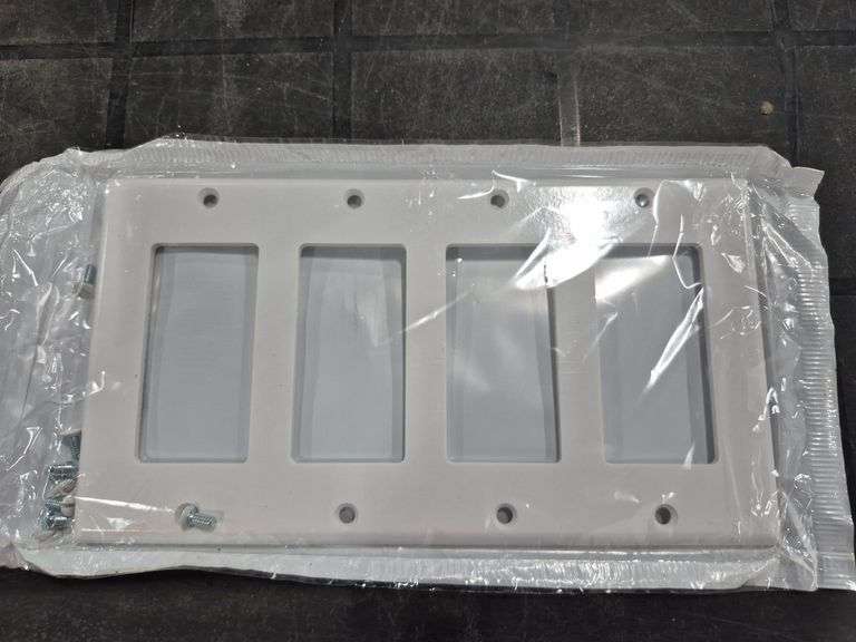 Quickport Single-Gang Wallplate 4-Port, Wallplates for Light Switches (4 Switches)