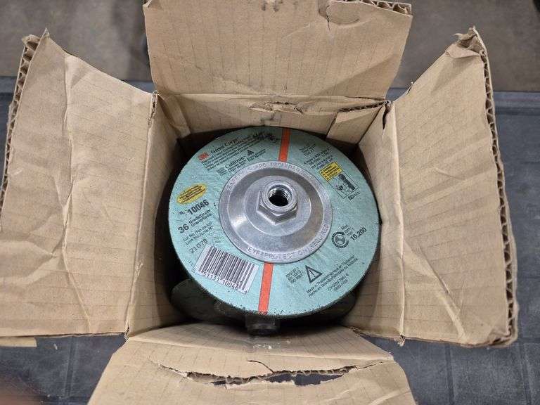 Partial Box of 10 Grinding Discs, 4 Surface Prep Disc Back-up Pad, Star Bits