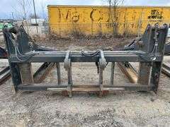 NM Attachments 96 in Q/C Pipe Wheel Loader Grapple (Fits John Deere 744K)