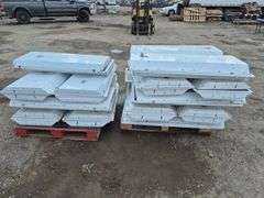 Assortment of Light Fixtures