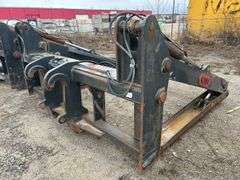 NM Attachments 96 in Q/C Pipe Wheel Loader Grapple (Fits John Deere 744K)