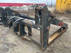 NM Attachments 96 in Q/C Pipe Wheel Loader Grapple (Fits John Deere 744K)