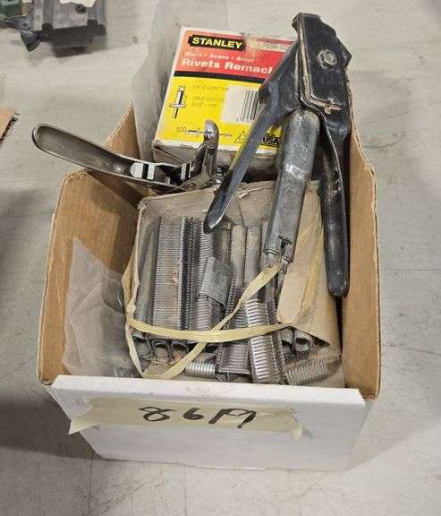 Upholstery hog ring plyers