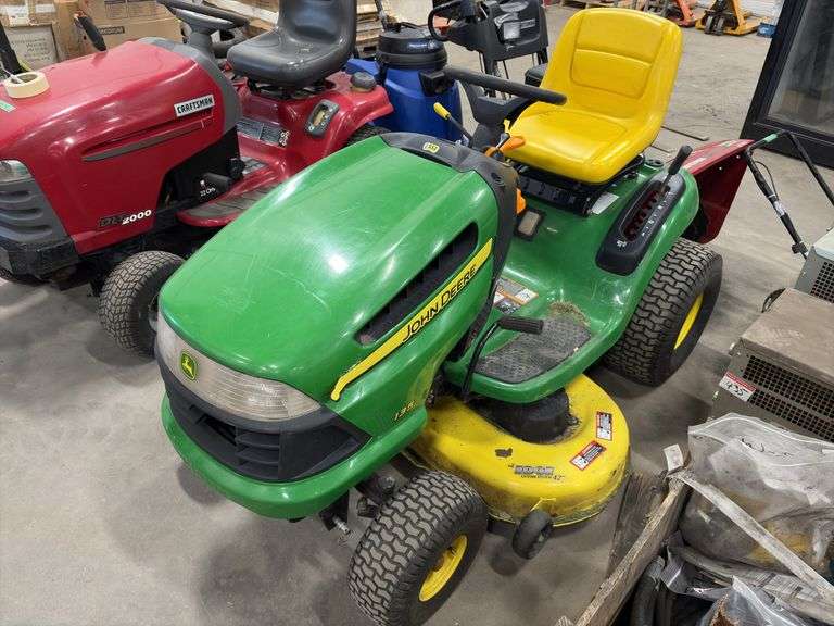 John Deere 135 Ride-on Lawn Mower