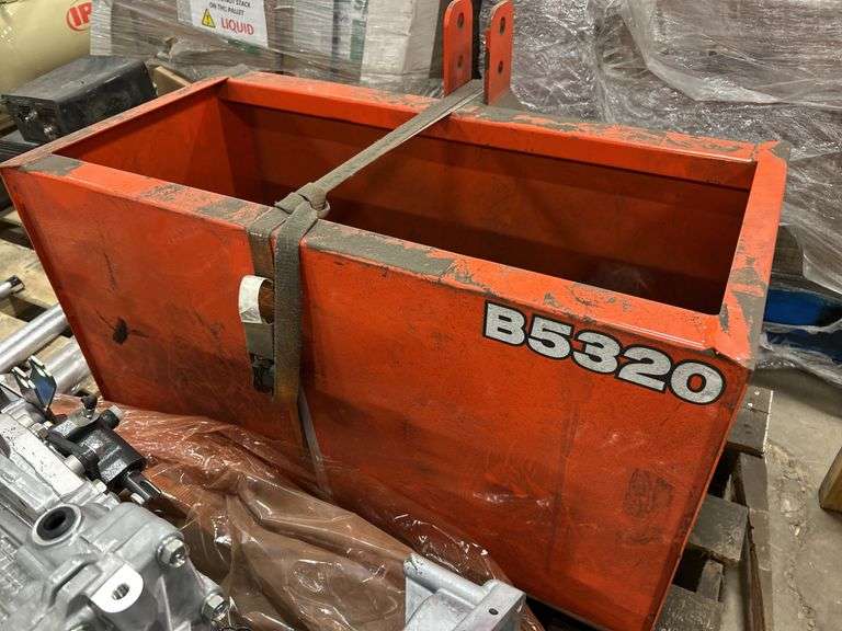 Kubota Ballast Box B5320