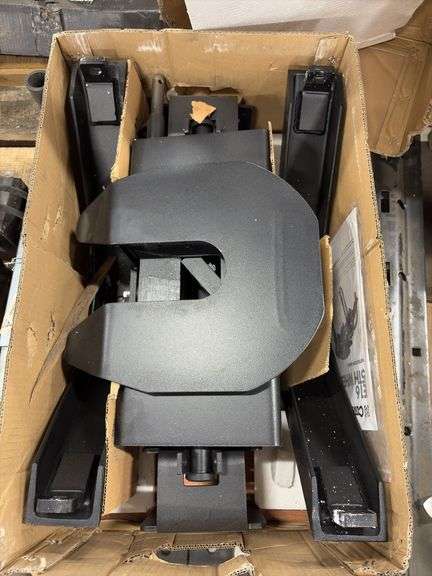 Curt E16 5th Wheel Hitch (Unused)
