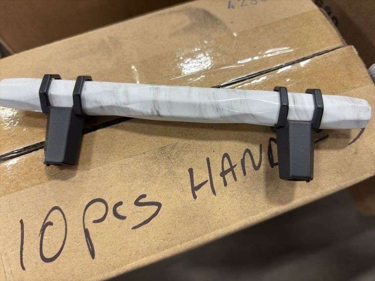 Unopened Marble White/Blk Bronze Pull (Approx. 10)