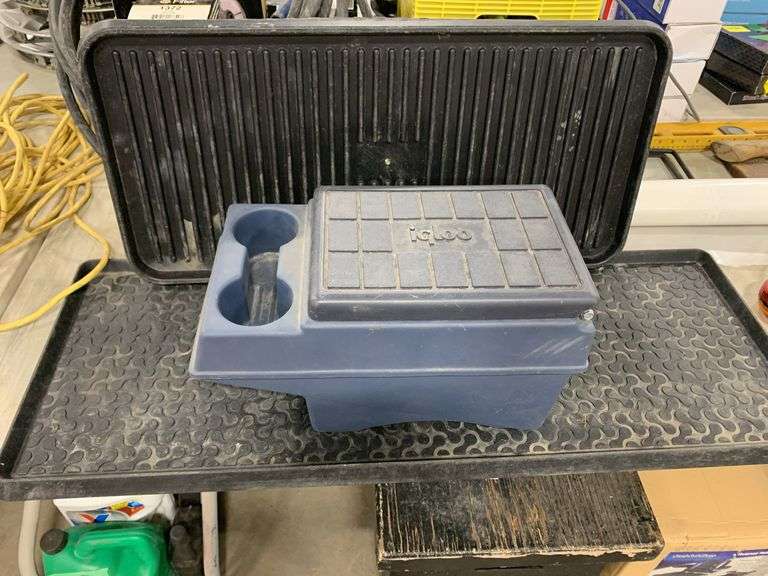 Igloo Drink Holder and Plastic Shoe Matts