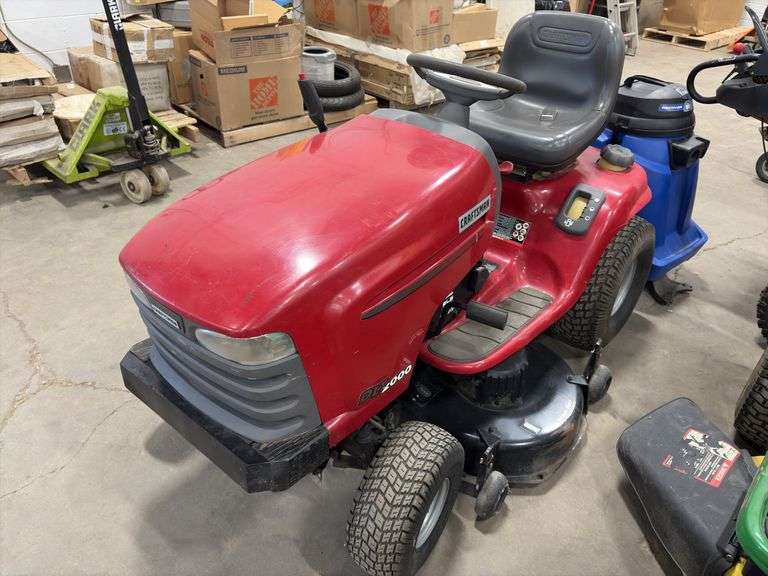 Craftsman DLT 2000 Ride-on Lawn Mower