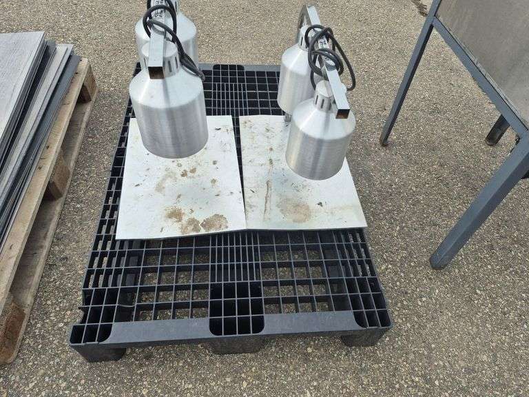 2x (Duel Lamp) Heat Lamps