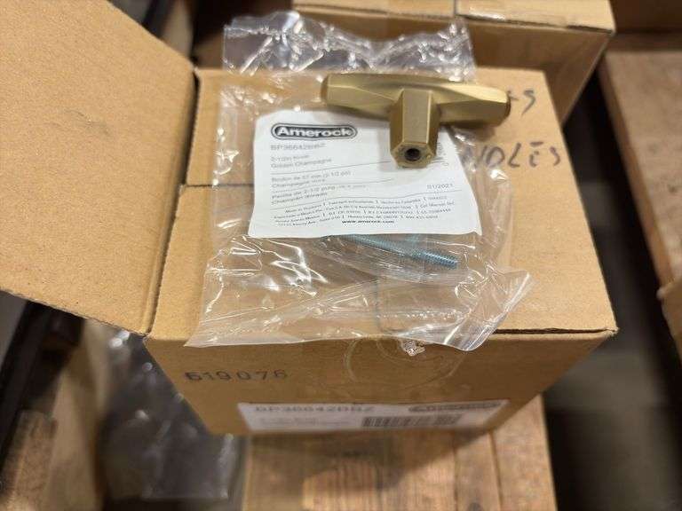 Unopened Golden Champagne Knob (Approx. 25)