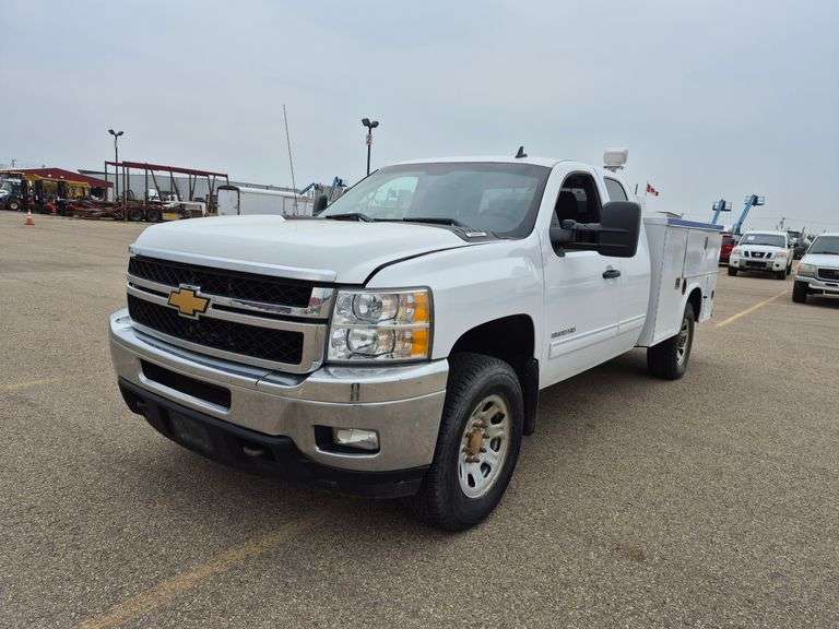 2012 Chevrolet 3500HD with Service Body *OOP-BC*
