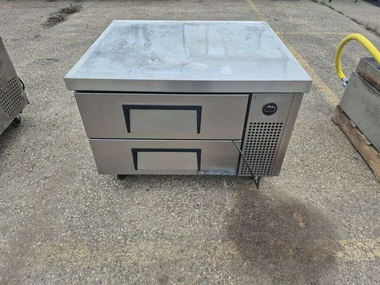 True TRCB-36-HC 36" 2-Drawer Refrigerated Chef Base Refrigerator On Wheels
