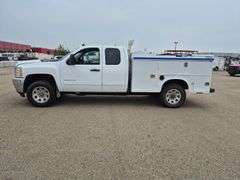 2012 Chevrolet 3500HD with Service Body *OOP-BC*